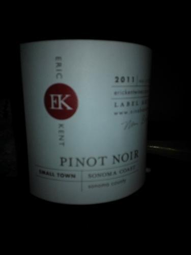 Erik Kent Small Town Pinot Noir 2011.jpg